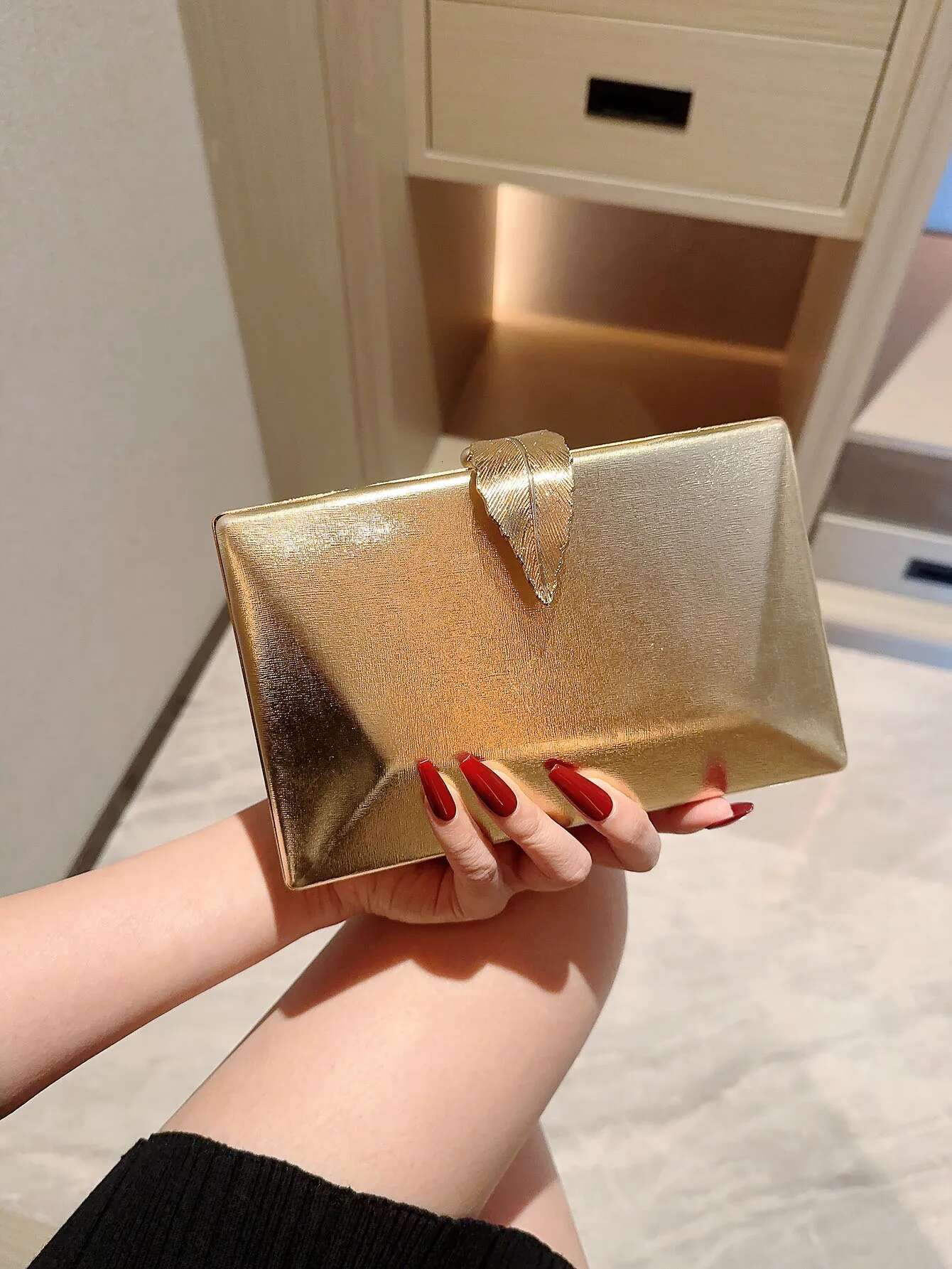 European And American Fashionable Dinner Metal Leaf Buckle Clutch Square Box Crossbody Chain Evening Dress Bag