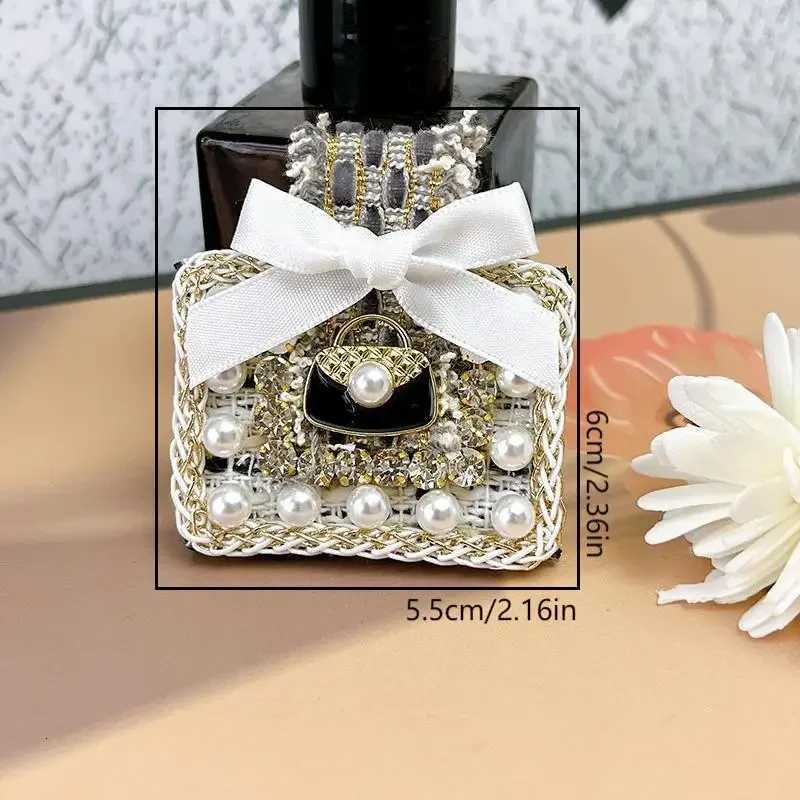 Luxury Korean Fashion Cloth Bow Brooches for Women Crystal Pearl Lapel Pins Luxulry Jewelry Badge Accessories for Backpacks Y251111