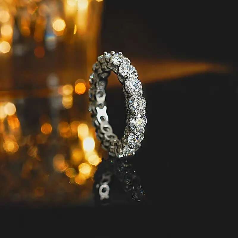 2025 Ins Top Sell Elegant Simple Fine Jewelry 4MM Round White Lab Moissanite Diamond 100% 925 Sterling Silver Women Wedding Ring
