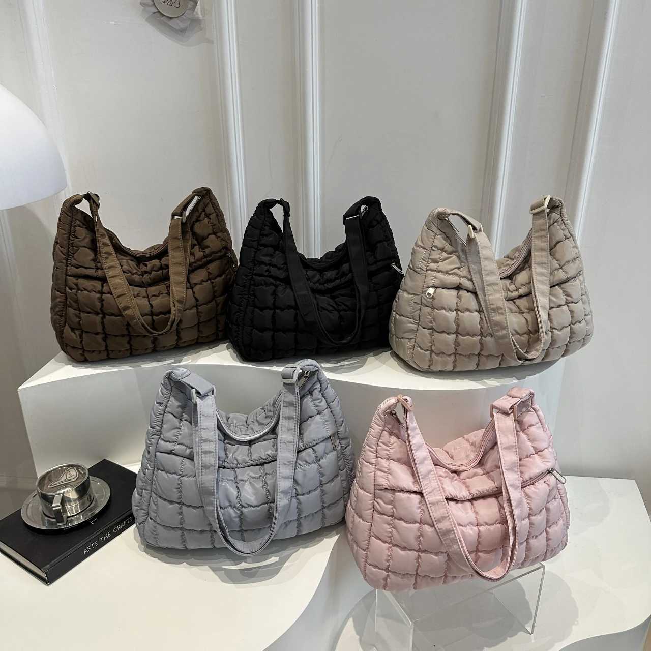 2025 New Quilted Puffer Shoulder Bag for Women Large Capacity Tote Sling Bag Fashion Casual Crossbody Satchel Bag Female HandbagT251110