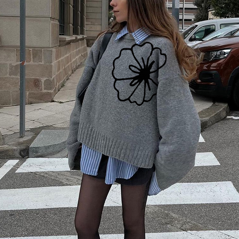 Women's color-block top, round-neck long-sleeved sweater, flower embroidery, slit at the bottom, casual street chic, popular in autumn and winter