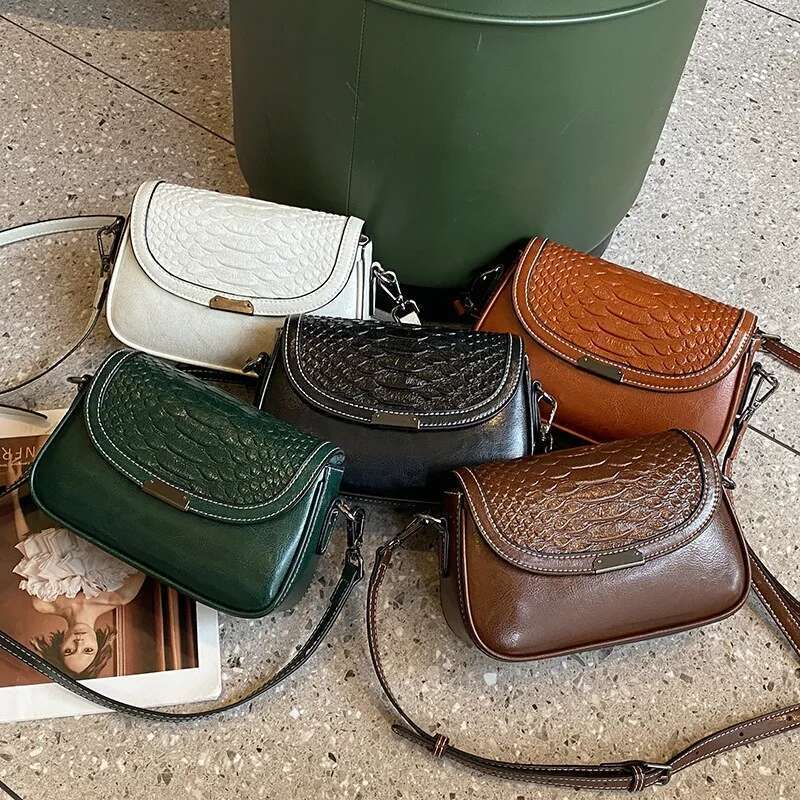 Summer Lightweight Messenger Oil Wax Skin Leather Shoulder Crossbody Bag High Quality Cowhide Casual Women's Handbag