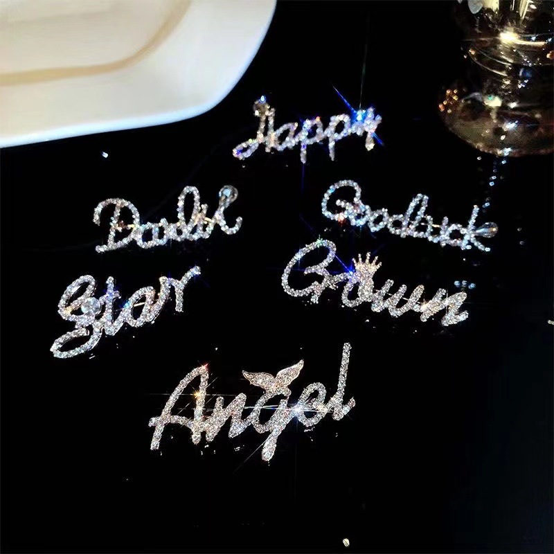 Delicate Women Designer Letter Brooches Gold Plated Inlay Crystal Rhinestone Jewelry Brooch Charm Pearl Pin 2025 Marry Birthday Party Gifts Accessorie