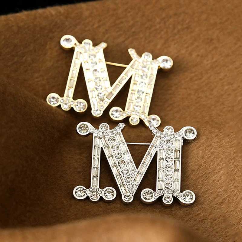 Luxury Crystal Zircon M-letter Brooch Pin For Backpack Collar Lapel Pin Brooches Women Baroque Alphabet Initial Pins Wedding Jewelry Y251111