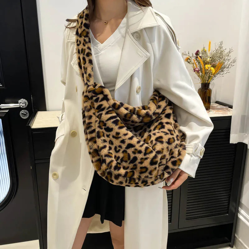Large Capacity Leopard Women Shoulder Bags Faux Fur Messenger Bag Ladies Plush Hobos Crossbody Vintage Fashion Female Handbags 251110