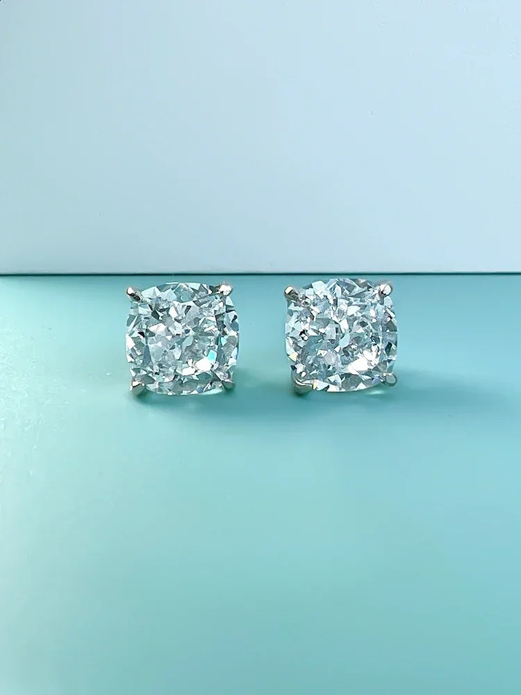 Desire 925 sterling silver diamond niche earrings ear holes simple compact fashionable and sweet style 250409