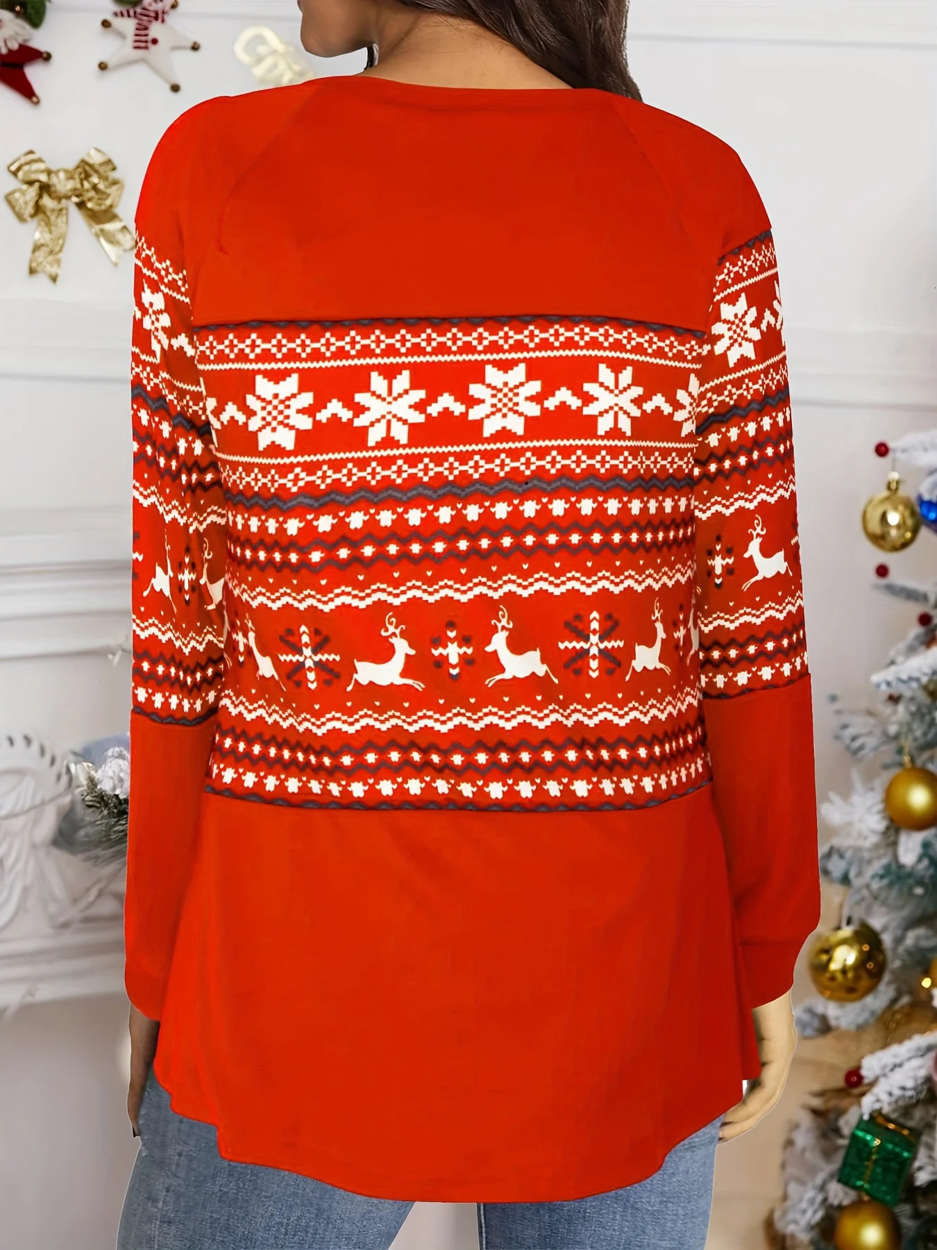 Plus Size Christmas Reindeer Print Long Sleeve Sweater Festive Winter Pullover for Women Comfortable Holiday Apparel 251106