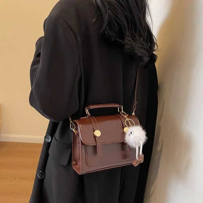 New Retro Small Square Bag for Women High Quality Autumn Winter Crossbody Bag Fashionable and VersatileT251110