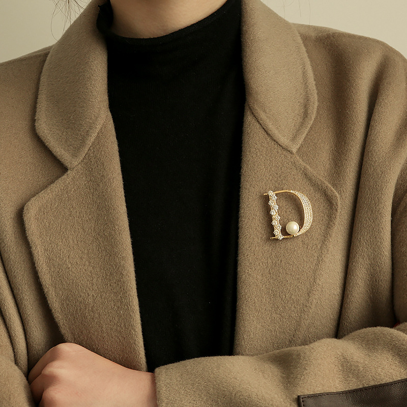 Luxury Brooch Women Letter D Designer Brooches Inlay Crystal Rhinestone Jewelry Gold Silver Brooch Charm Pearl Pin Mother's Day Gift Party Access