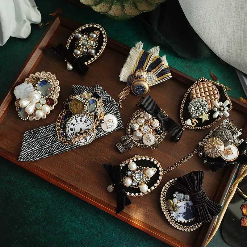 Luxury Vintage Handmade Small Fragrance Bow Crystal Brooch Pins for Women Pearl Fabric Tassel Chain Brooches Lapel Pin Girls Gifts Y251111