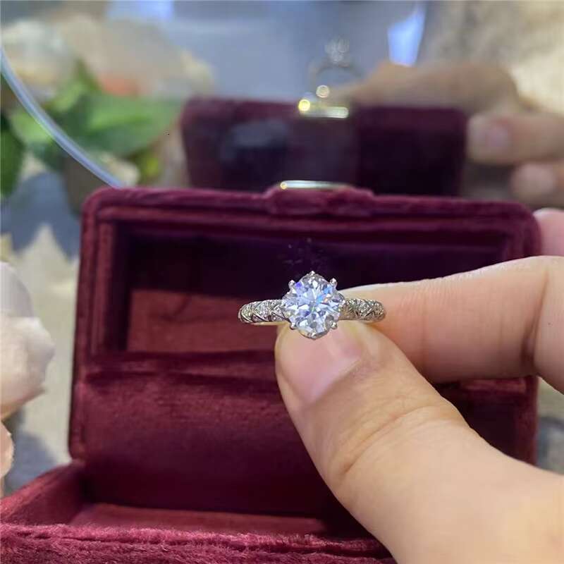 Couple Mosan D Color VVS Moissanite Ring in Platinum Black Diamond Pair for Men and Women with Wholesale Black Card Certificate