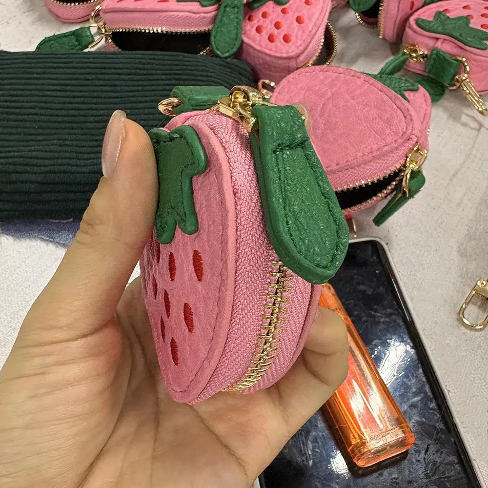 Double-used Charming Strawberry Fruit Bag Pendant Coin Purse Wallet Sweet Cute Students Keychain Backpack Ornaments Girls Mini 251110