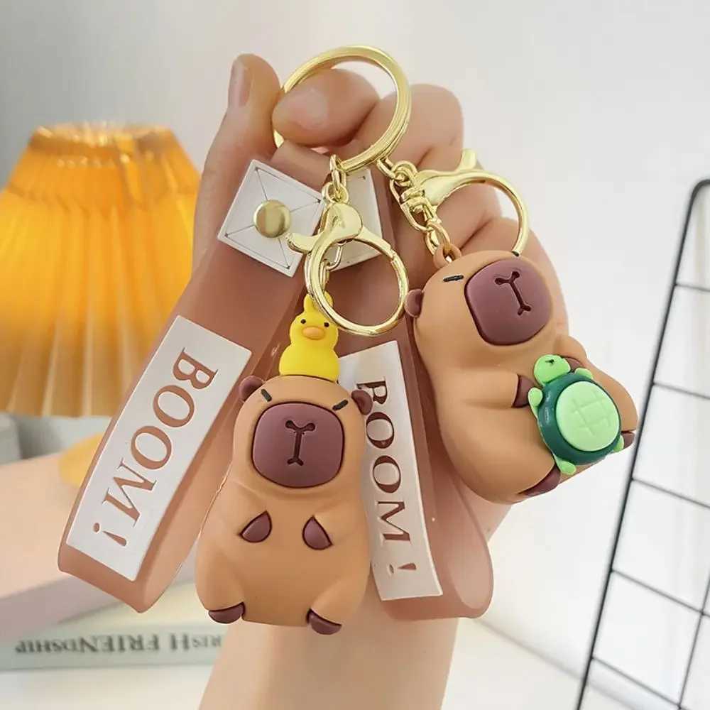 Creative and Cute Capybara Keychain Car Keychain Cartoon Capybara Pendant Female Doll Keyring Charm Holiday Gift Jewelry W250411