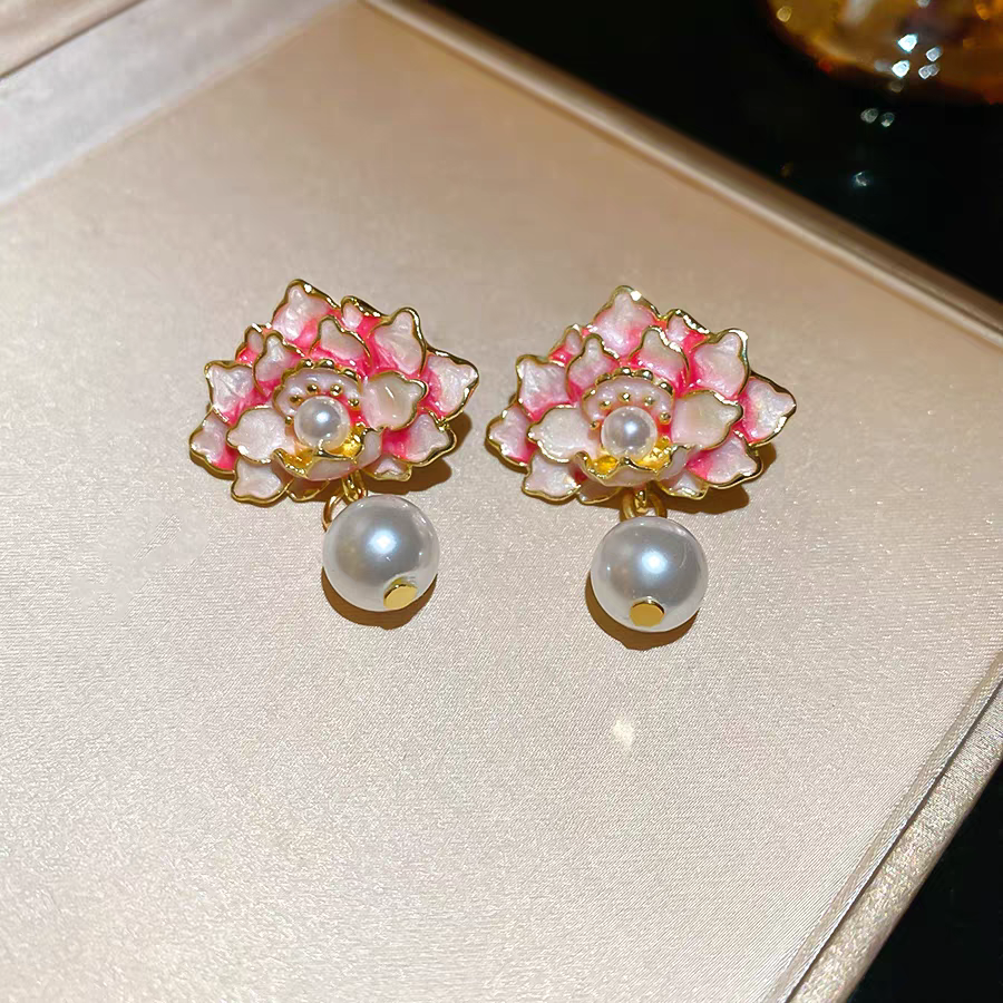 Sophisticated Flower-Inspired Pearl Earrings for Her - Perfect Evening Accent