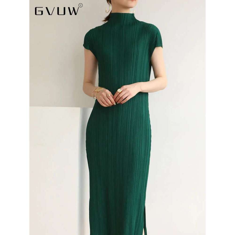 GVUW Women Elegant Pleated Turtleneck Split Knee-Length Dress Short Sleeve Solid Color Female New Clothing 2025 Summer 17D375