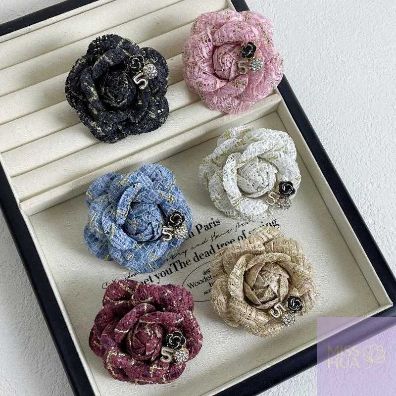 Luxury Korean Textile Camellia Brooches for Ladies Handcrafted Floral Lapel Pins Chic Clothing Trinkets Corsage Y251111