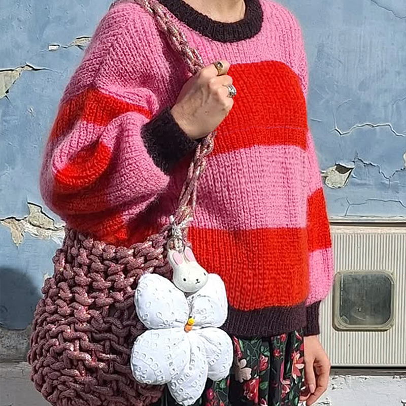 Women's color-block striped top, round-neck long-sleeved sweater, popular casual streetwear, pullover for women, off-the-shoulder top---TVL076