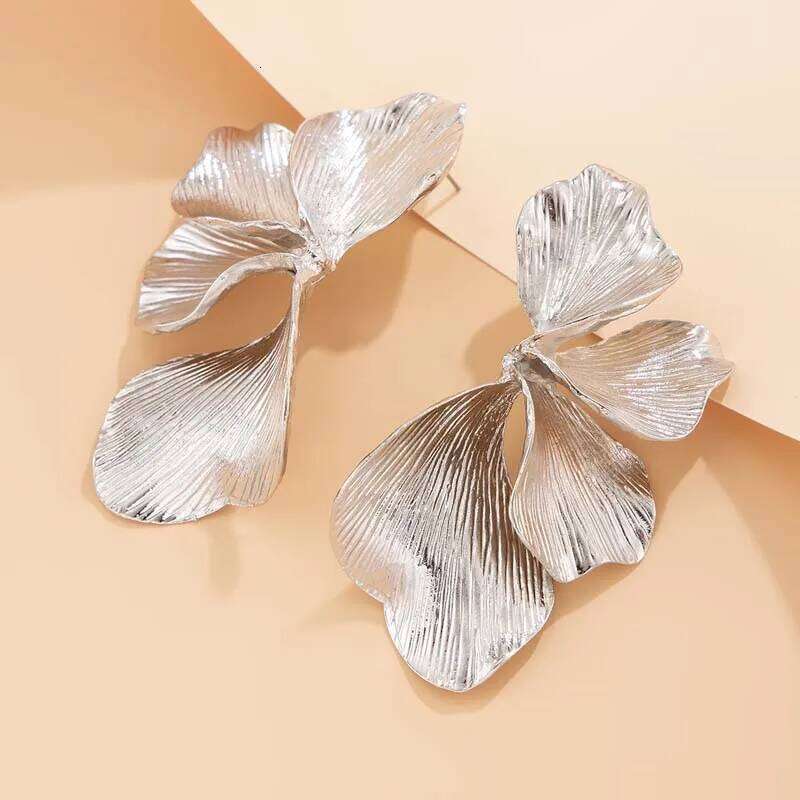 Elegant Ginkgo Leaves Half Flower Stud For Women Design Sense Gold Color Petals Piercing Earrings Ladies Jewelry