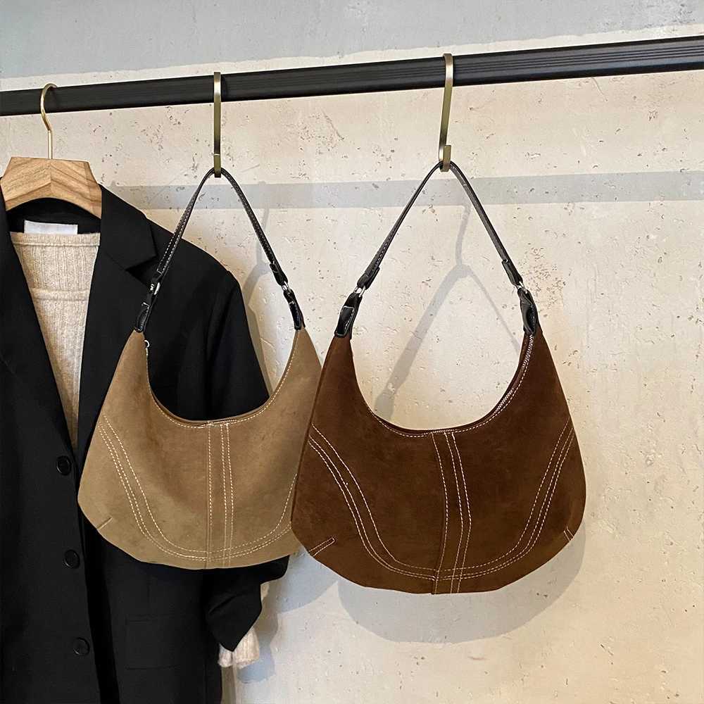 New Womens Underarm Bag with a Fashionable and Luxurious Feel Lazy and Versatile Semi-Circular Bag Single Shoulder Crossbody BagT251110