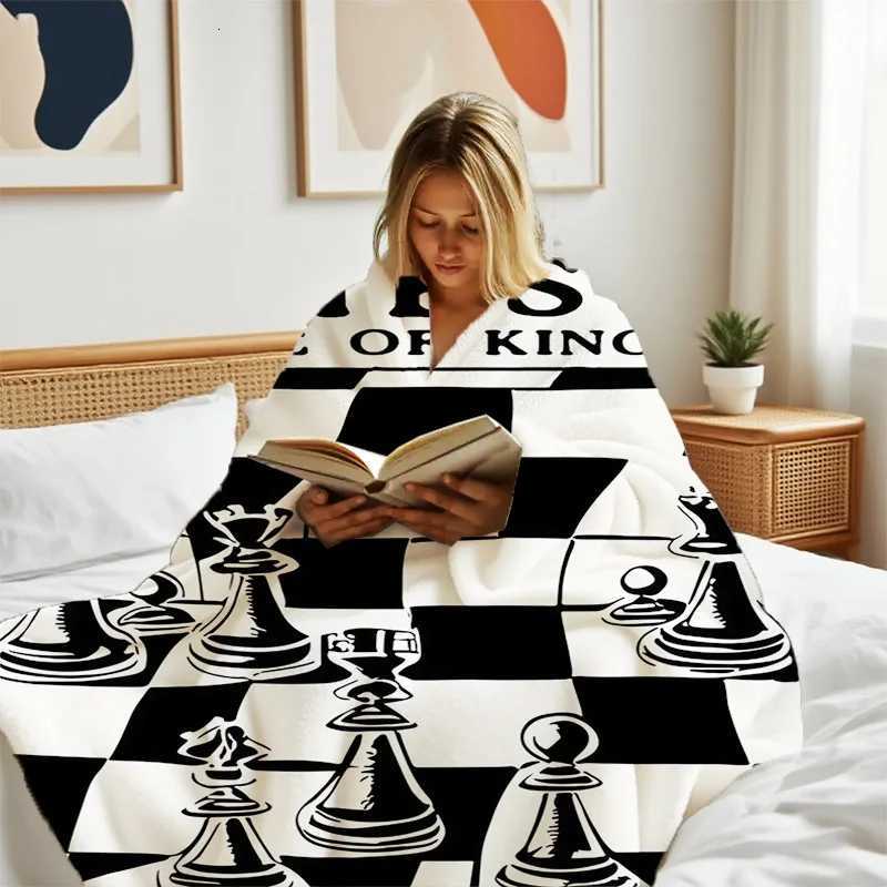 1pc Chess-Themed Blanket - King Queen Pieces with Checkmate Design Soft All-Season Throw for Chess Lovers Black White C251111