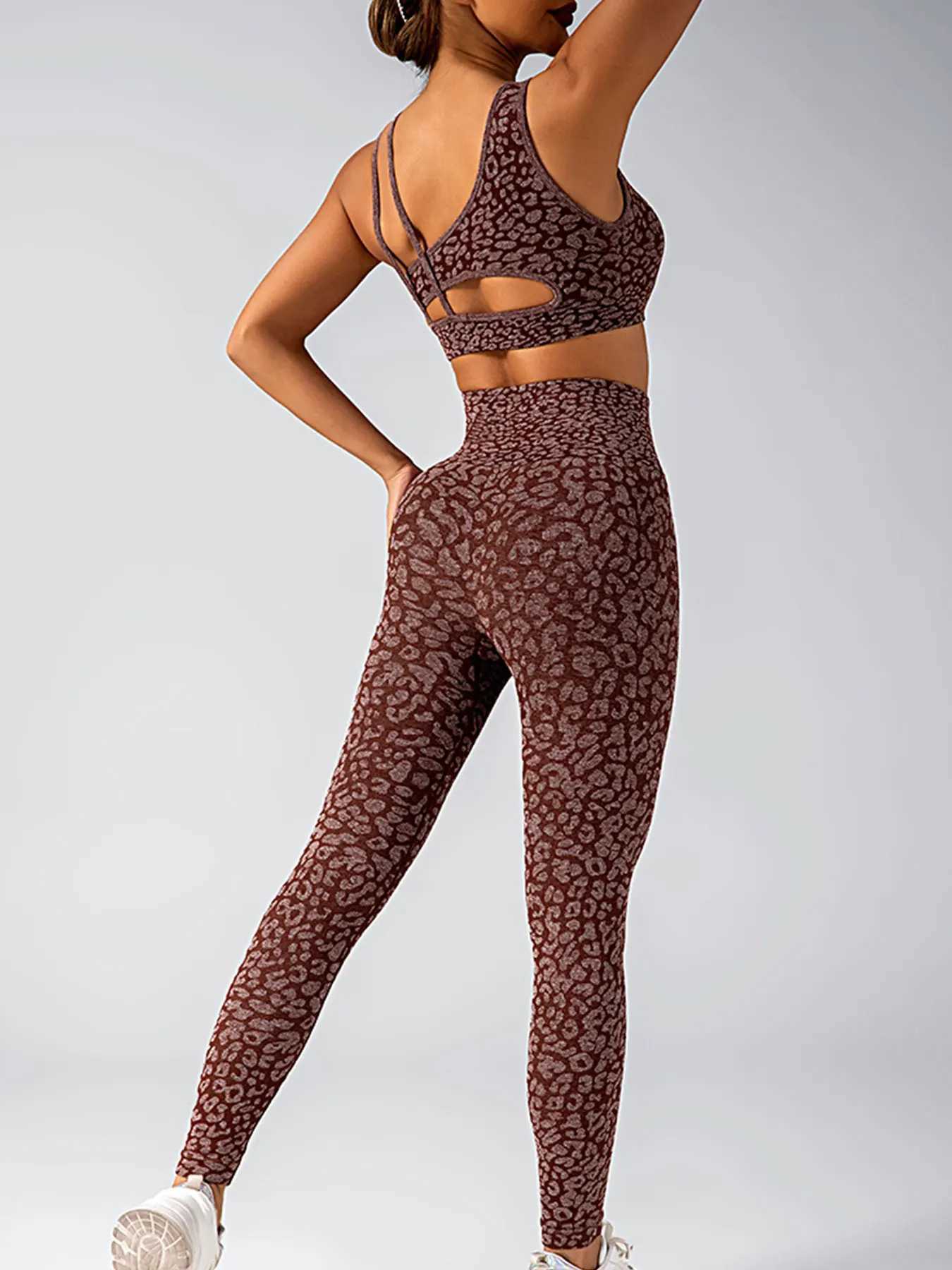 The female leopard print high waisted yoga set is an ideal choice for fitness enthusiasts and daily wearW250411