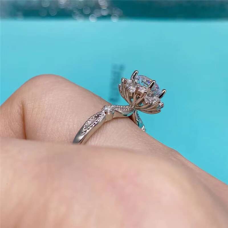 American Mosane Womens Diamond D Color VVS1 Grade Moissanite Wedding Ring Factory Wholesale Price for Marriage Proposal