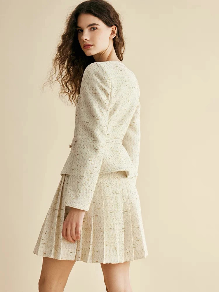 High Quality Diamonds Tweed Outfit Spring Women Long Sleeved V-neck CoatHigh Waist Pleated Bust Skirt Two Piece Set 251106