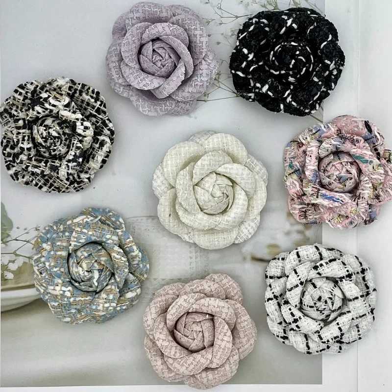 Luxury 55cm Retro Fabric Camellia Flower Brooch Temperament Fashion Corsage Sweater Scarf Buckle Badge Jewelry Gifts for Women Y251111