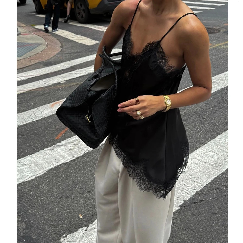 Women Sexy Satin Lace Trim Cami Tops Silk V Neck Spaghetti Strap Tanks Tops Y2k Coquette Loose Going Out Camisoles Streetwear251111