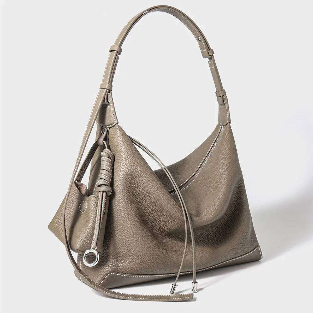 New Women's Luxury Designer Genuine Leather Shoulder Bag Women Large Capacity Crossbody Bags Cowhide Female Handbag 4527