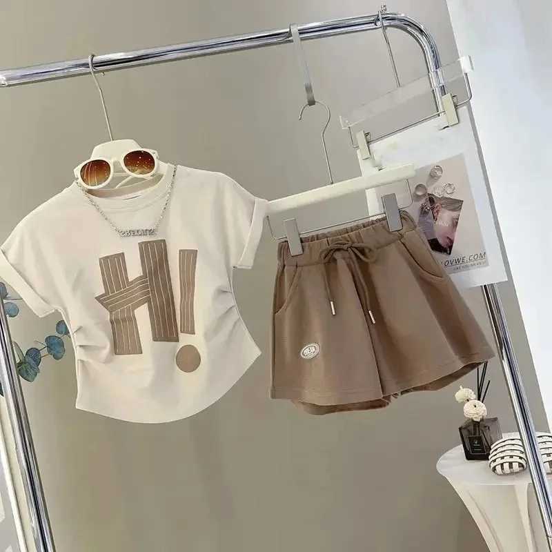 Girls clothing set 2024 summer childrens short sleeved set teenage girls letter T-shirt shorts sportswear setXJ250410
