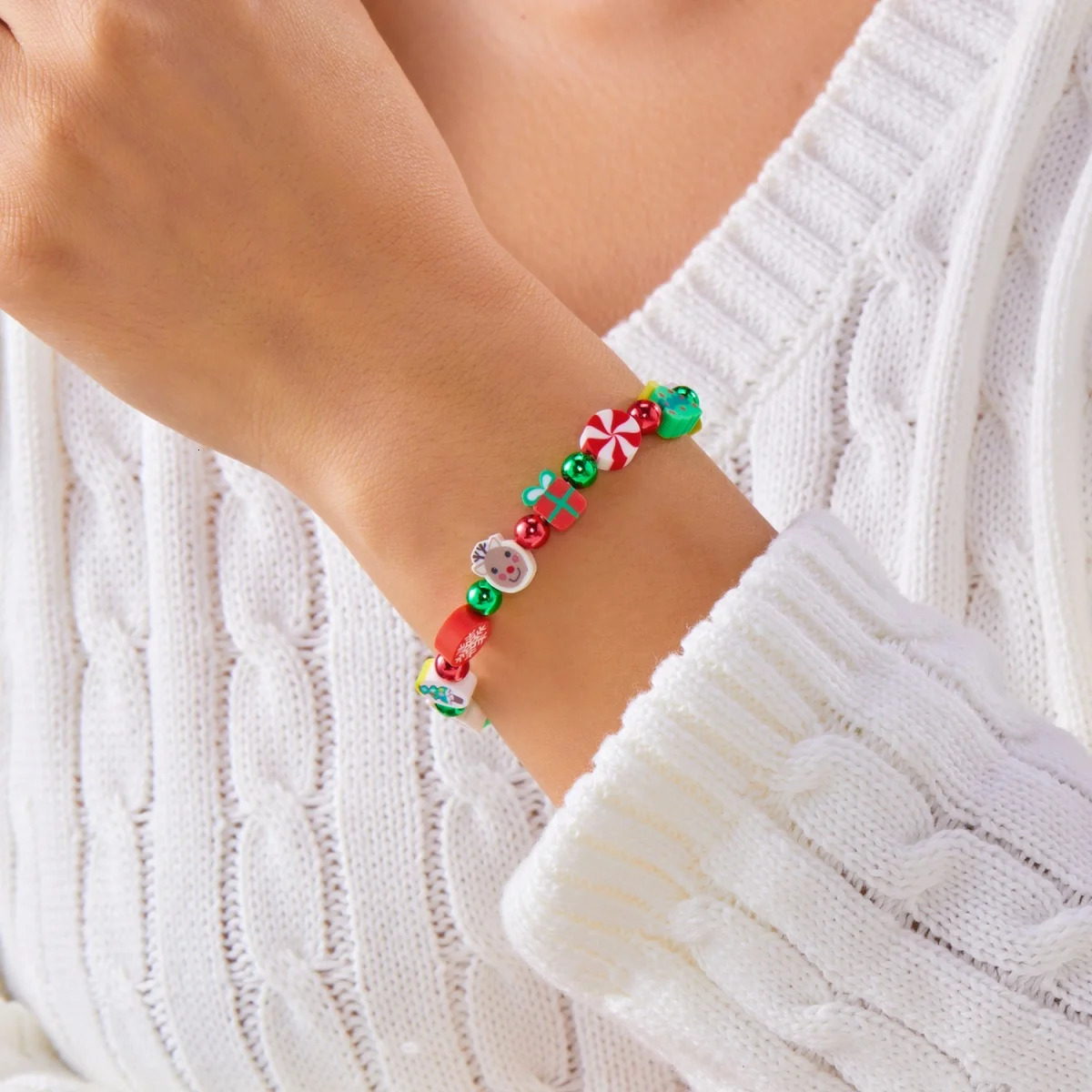 Christmas Bracelet Soft Clay Santa Claus Reindeer Tree Snowflake Gift Box Candy Snowman Beaded Bangle For Women Men Jewelry 251103