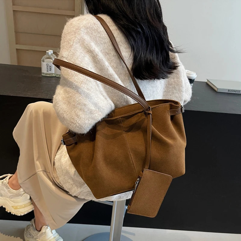 Suede Shoulder Bags for Women Large Capacity Lightweight Underarm Bag Casual Shopper Handbag Solid Color Travel Bucket Bag 251106