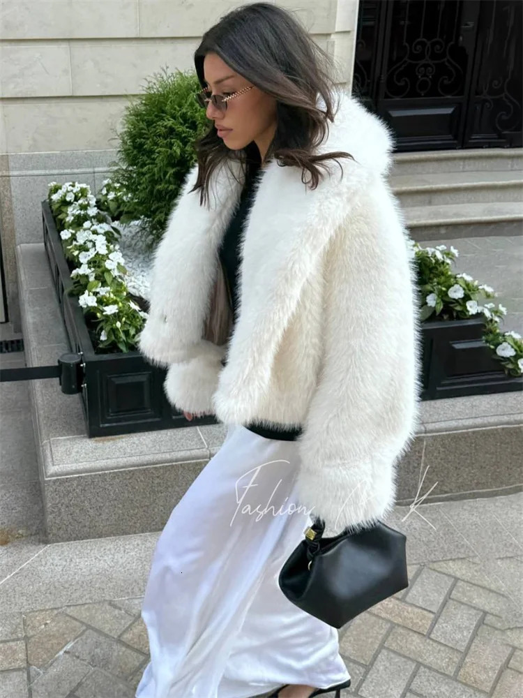 Tossy Winter Fashion Fur Feather Outwear For Women Lapel High Waist Warm Loose Long Sleeve Commute Coat Female Fur Feather 251106