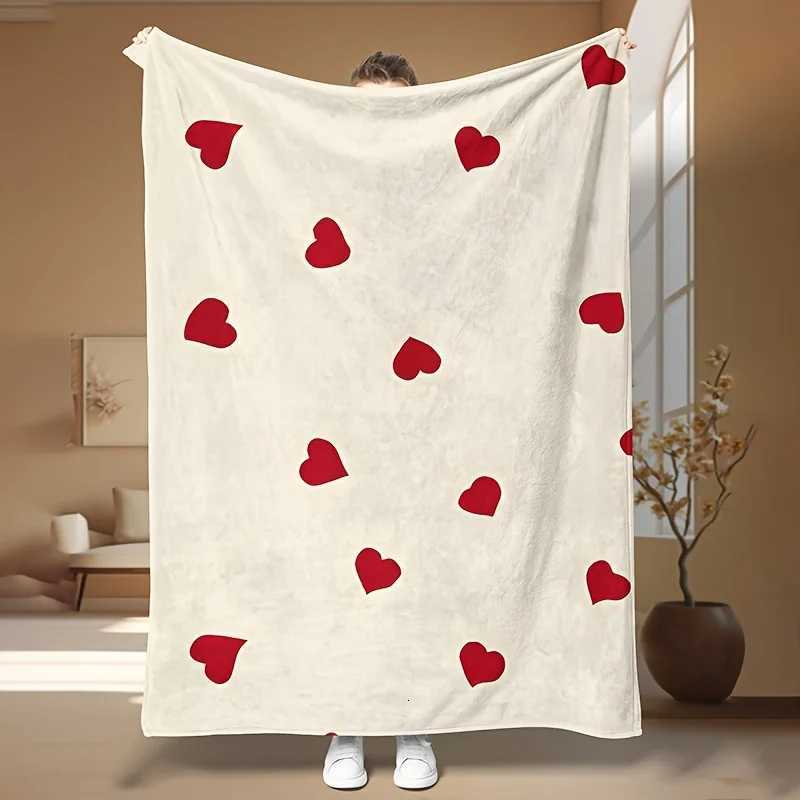 Cozy Heart Flannel Blanket Red Love Motif Beige Background Soft Plush Throw Sofa Couch Decor Romantic Warm Cozy Lover Gift C251111