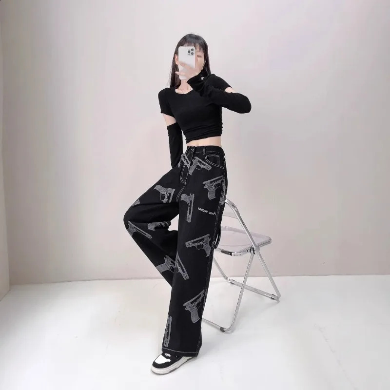 hiphop washed denim jeans for men and women highquality American pistol printed straight pants graphic 250407