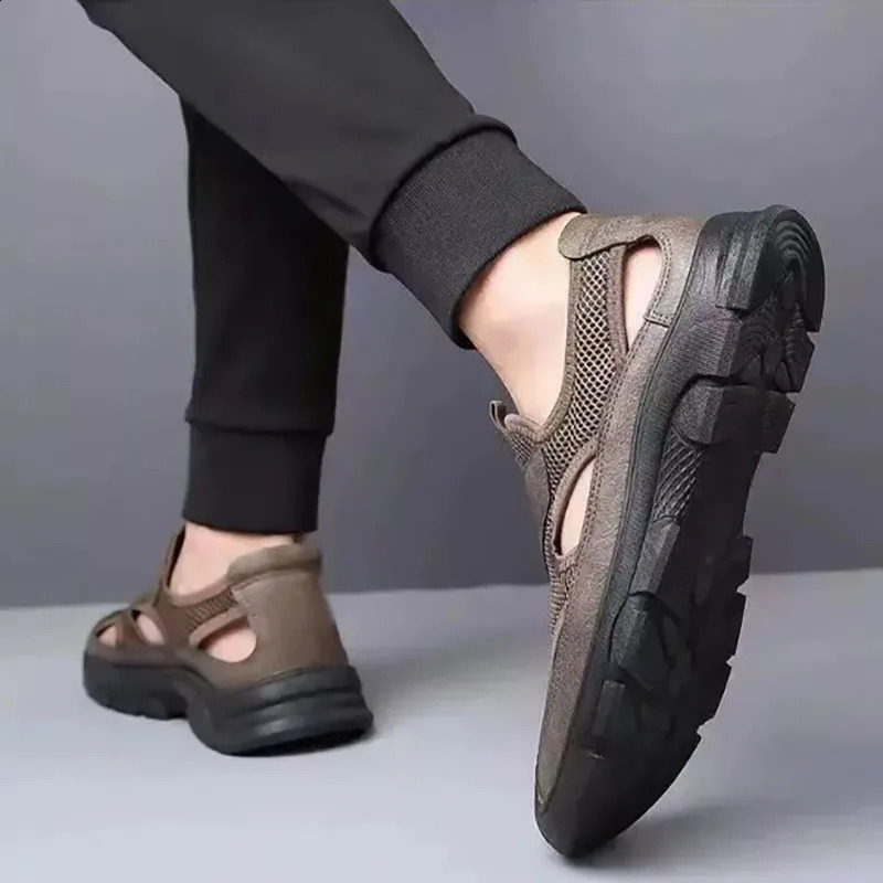 Mens breathable sports shoes beach sandals outdoor trend sandals summer mesh hollow casual outer shoes 250408
