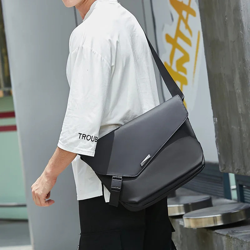 Hk Mens Shoulder Bag Water Repellent Messenger Sling Large Crossbody Packs Fit 13 inch Ipad Business Travel School Bags 251110