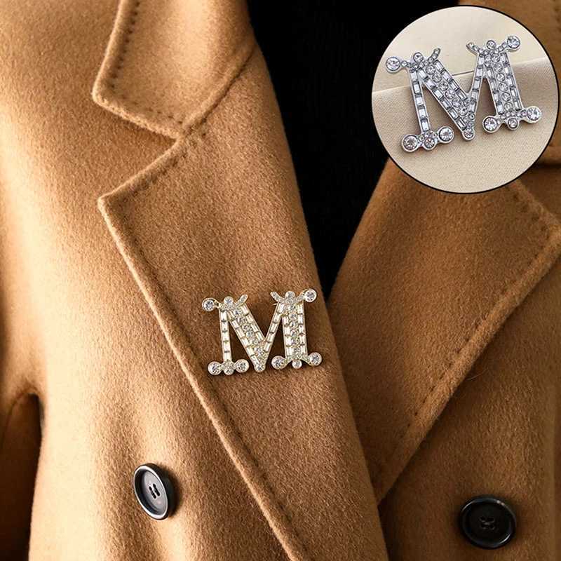 Luxury Crystal Zircon M-letter Brooch Pin For Backpack Collar Lapel Pin Brooches Women Baroque Alphabet Initial Pins Wedding Jewelry Y251111