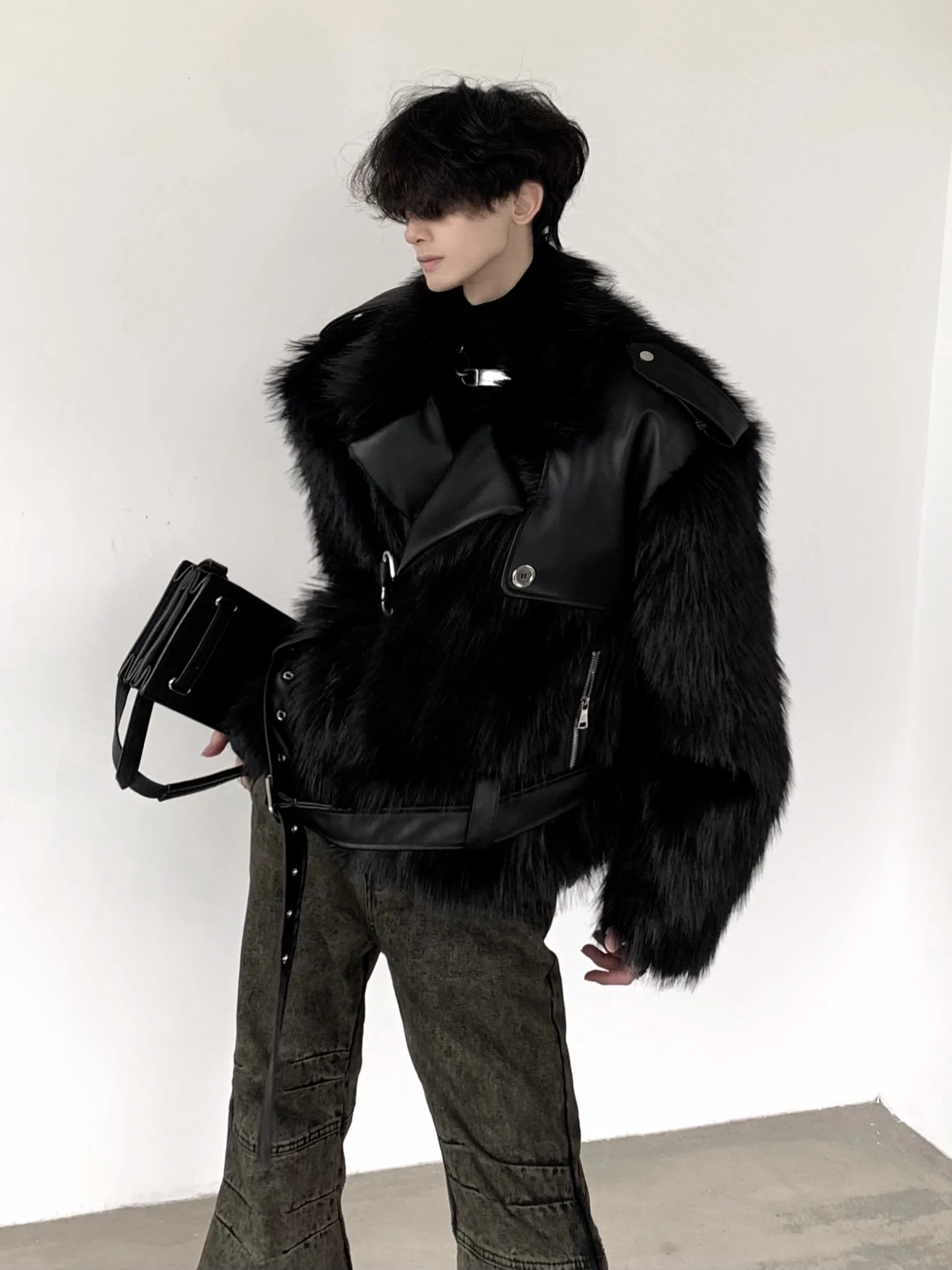 High-end Mens Black Mink Plush Faux Fur Coat Mens Winter Fur Integrated Thickened Jackets Trendy Male Long Sleeve Coats 251105