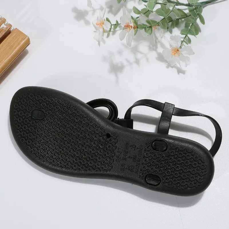 Summer lightweight and comfortable casual flat shoes for women hot selling 2024 Lat model heart-shaped womens sandalsXJ250410