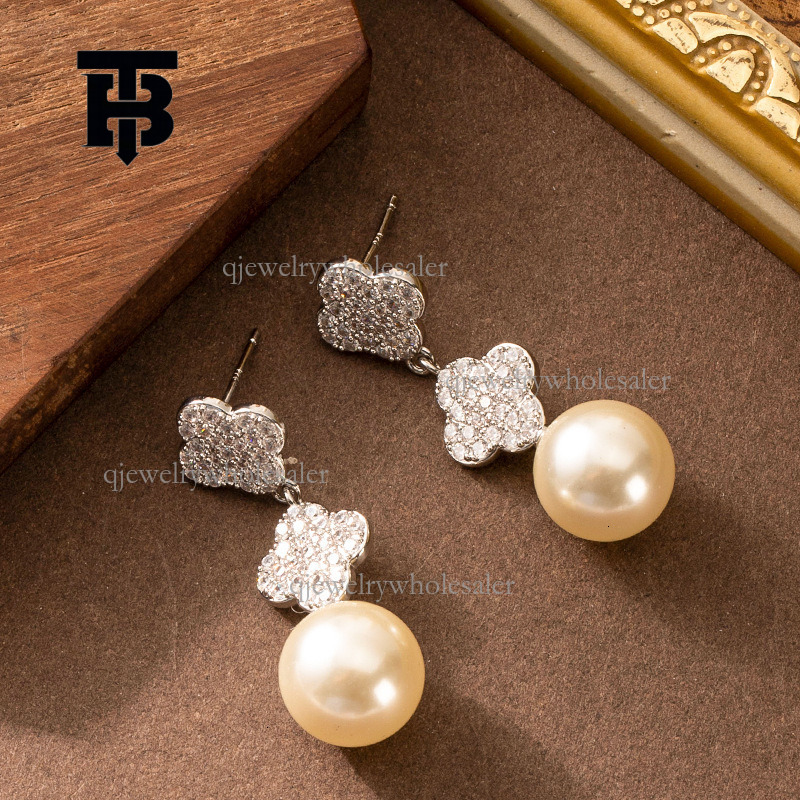 TB BHULAMTE Designer Mosquito Ring Thornless Earrings Luxury Jewelry Fashion Super Shining All Zircon Clover Ear Clip Exquisite Elegant And Versatile