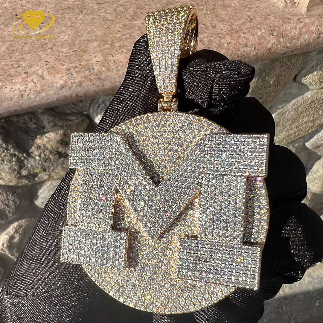 High Quality Full Diamonds Letter Initial Name 925 Silver 18k Gold Letter M Pendant Personalized Custom Moissanite Pendant