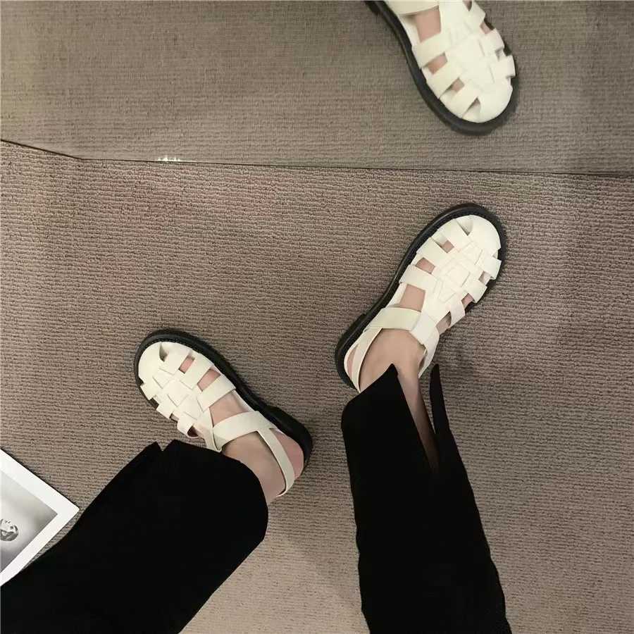 Hollow womens sandals womens summer new casual flat Roman solid color shoes lightweight casual round head sliderXJ250410