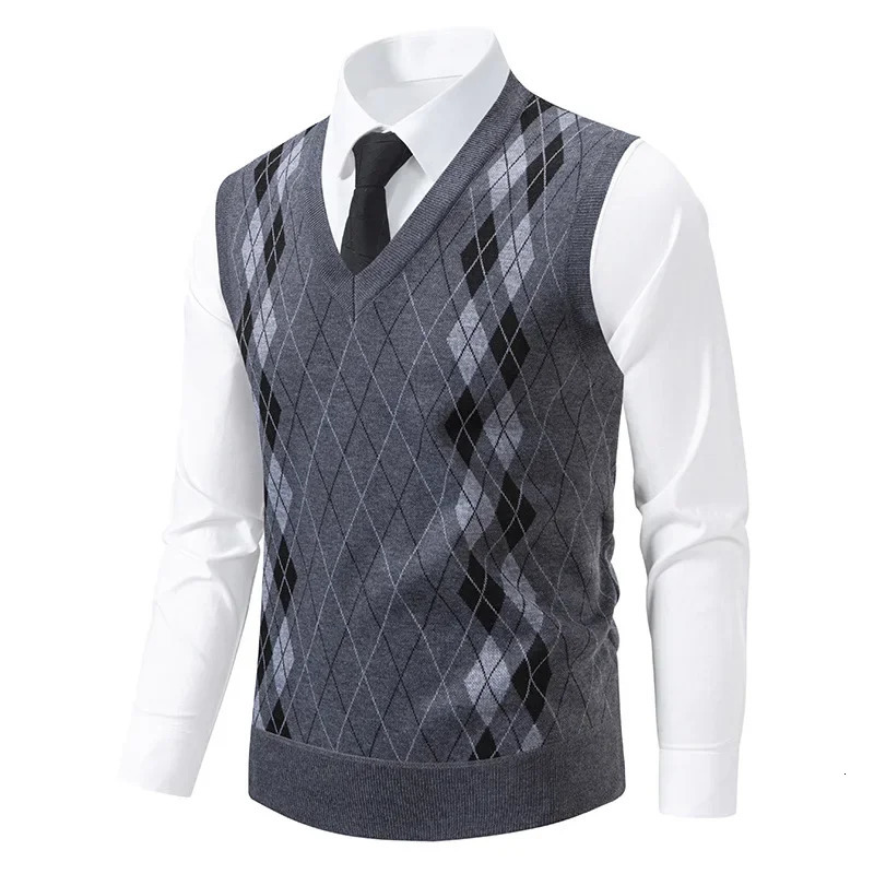 Middleaged Mens Slim Fit Knitted Sweater Vest Autumn Winter Warm Plaid Inner Wear Dad Style Top Quality Chinese 251104