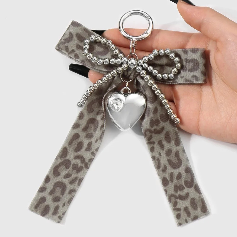 Y2K Sweet Leopard Beads Ribbon Love Bow Keychain Imitation Pearl Key Ring Student Womens Charms Bag Backpack Pants Decoration 251110
