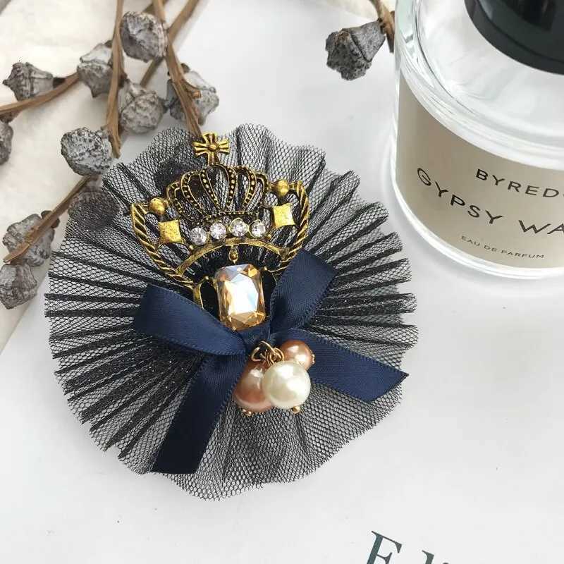 Luxury 22 Style Elegant Women Camellia 5 Number Badges Tassel Pearl Crystal Brooches Pins Classic Vintage Wedding Party Brooch Jewelry Y251111