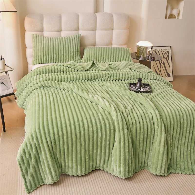 Light Luxury Solid Color Multifunctional Rabbit Velvet Blanket Winter Thick Warm Flannel Used for Bedroom Living Room Blanket C251111