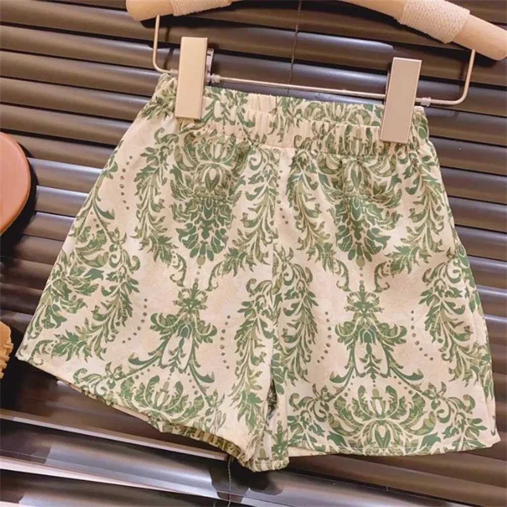 Bear collar 2024 new girl summer floral suspender sleeveless suspension set girl refresh shorts two-piece setXJ250410