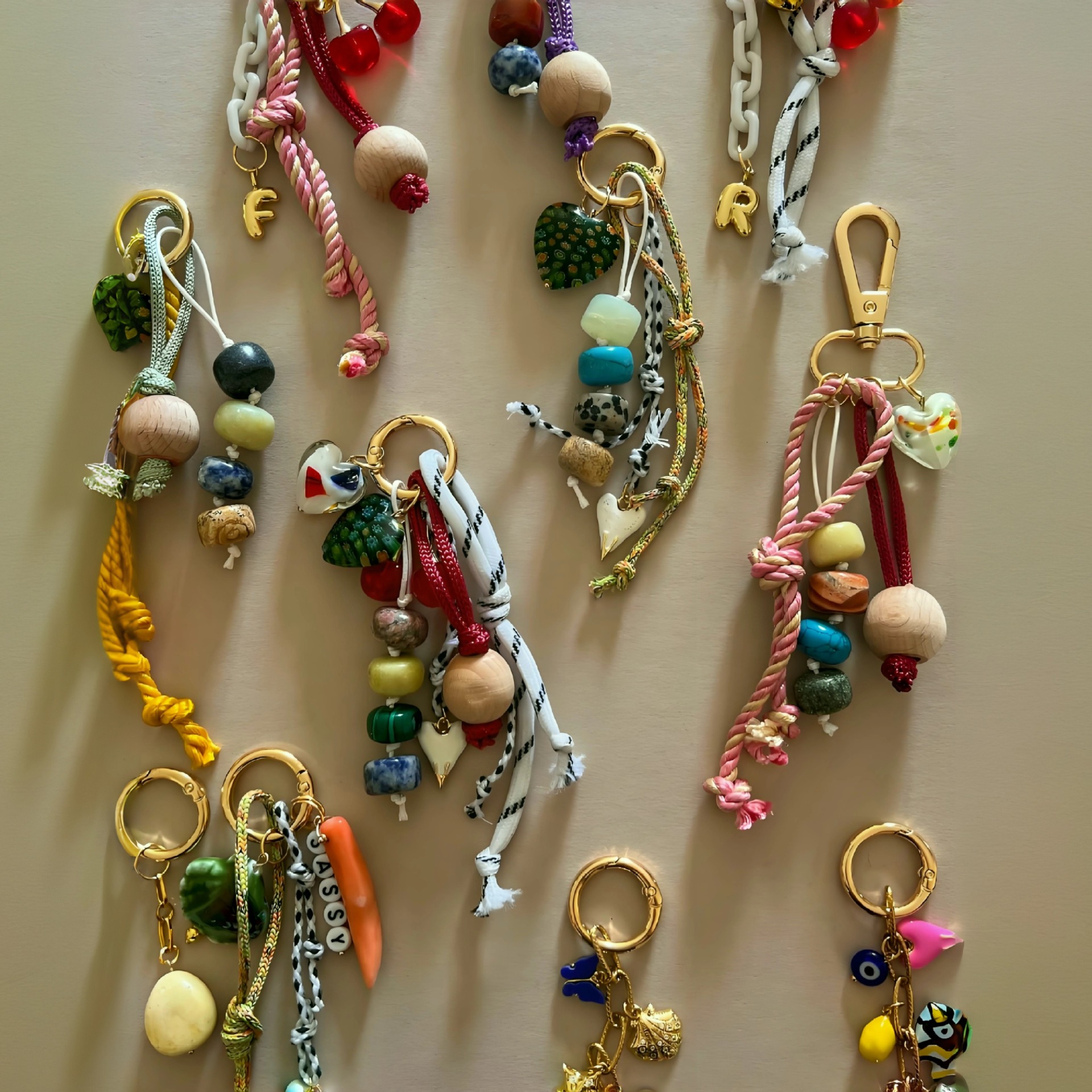 Niche High-End Retro Elegant Bag Charm New Versatile Colorful Cord Chain Series Classy Backpack Pendant